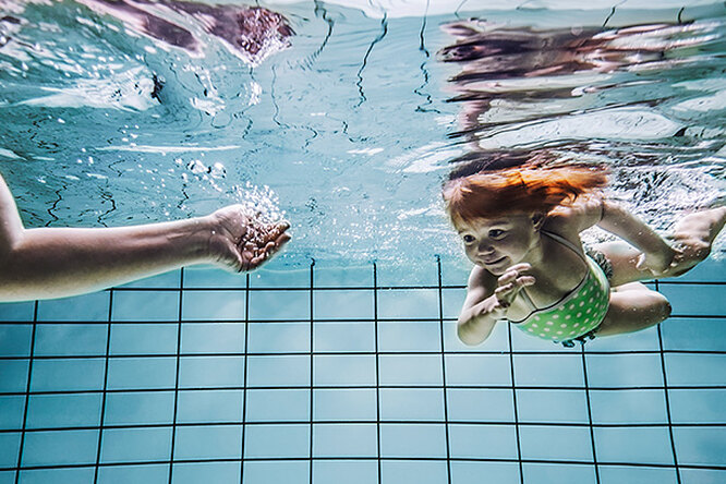 Как научить ребенка плавать: 10 главных «можно» и «нельзя»