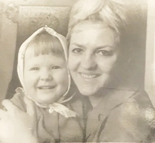Рената Литвинова с мамой (архивное фото)