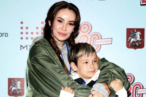 10-летний сын Айзы Долматовой и Гуфа отравился суши