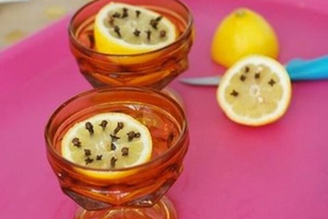 7 способов натуральной защиты от насекомых на даче