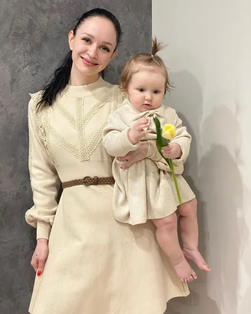 Анастасия Калинина с дочерью Машей