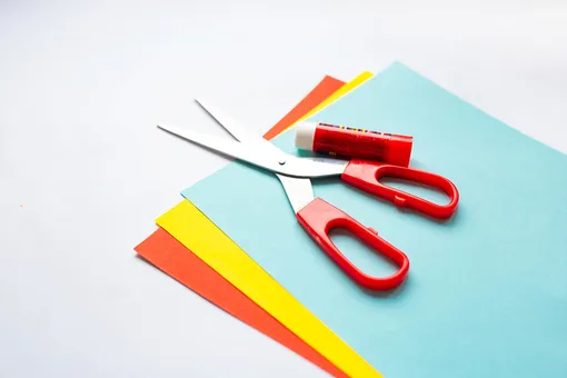 Универсальные ножницы для бумаги нужны для вырезания шаблонов