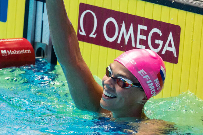 «Делаю, что хочу!» Чемпионка мира по плаванью Юлия Ефимова позирует в бикини