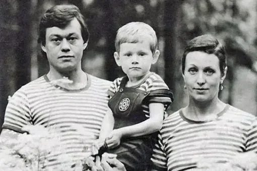 Николай Караченцов и Людмила Поргина с сыном Андреем