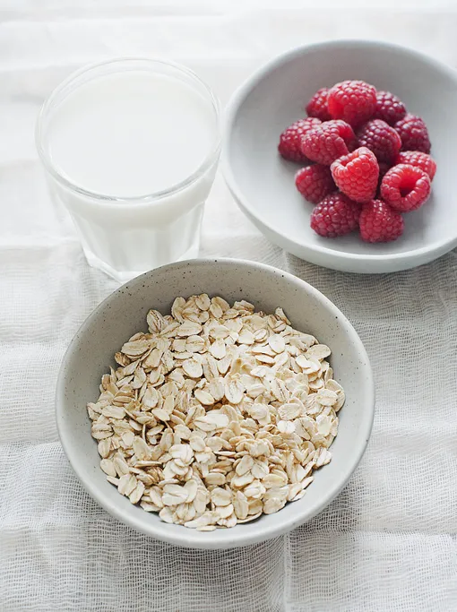 Овсянка, малина, молоко, какие продукты снижают повышенный холестерин
