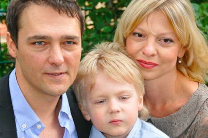 Юрий Шатунов с женой и сыном