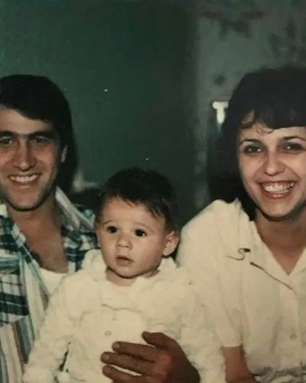 Эмин Агаларов с отцом и матерью в детстве