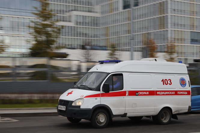 Медиков, привезших пациентку с COVID-19 к администрации, хотят наказать повторно Медиков, привезших пациентку с COVID-19 к администрации, хотят наказать повторно