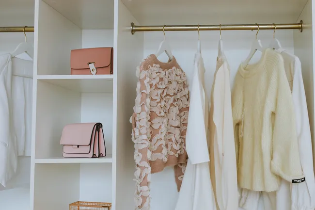 Лучше любого шкафа: где спланировать гардеробную и чем её наполнить? Советуют дизайнеры