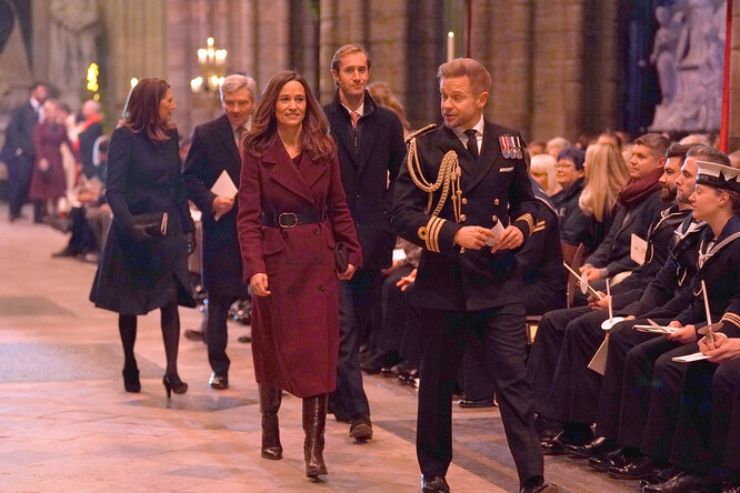 Семья Кейт Миддлтон прибывает на рождественскую службу в Вестминстерском аббатстве