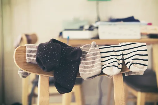 Супруги разобрали стиральную машину и поняли, куда деваются потерянные носки!