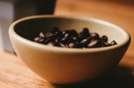 Домашние скрабы из кофе: 5 лучших рецептов скраба для тела из спитого кофе