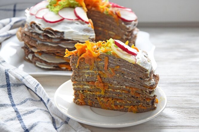 Рецепт печёночного торта с морковью и луком