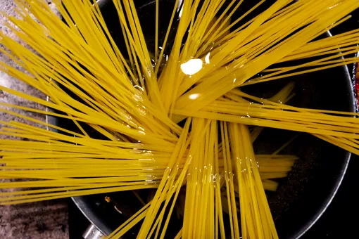 Не ломайте спагетти — из-за этого они слипаются