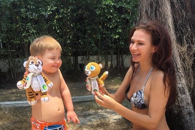 Эвелина Бледанс отметила четырехлетие «солнечного» сына в Таиланде