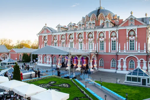 В Петровском Путевом Дворце прошло торжественное открытие серии оперных вечером «Опера во дворце»