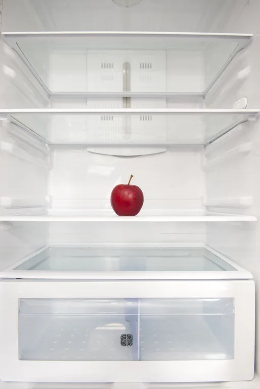 Оптимальный объем холодильника на четырех членов семьи составляет 300 литров. 