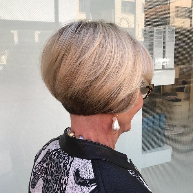 Экстремально коротко и до плеч: 10 причёсок для женщин старше 60, актуальных в 2024 году