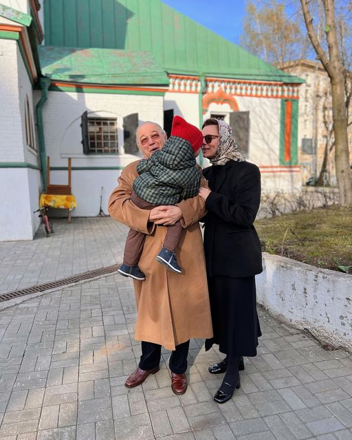 Татьяна Брухунова и Евгений Петросян с сыном Татьяна Брухунова и Евгений Петросян с сыном