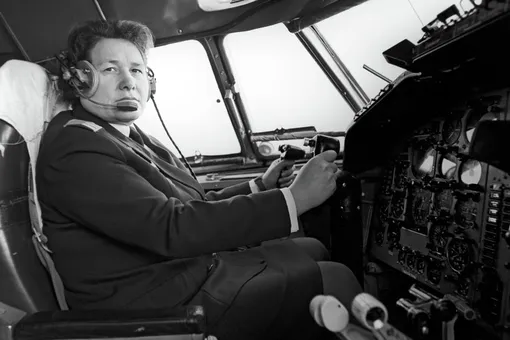 «Неженская» профессия: как легендарную лётчицу Вертипрахову отлучали от неба