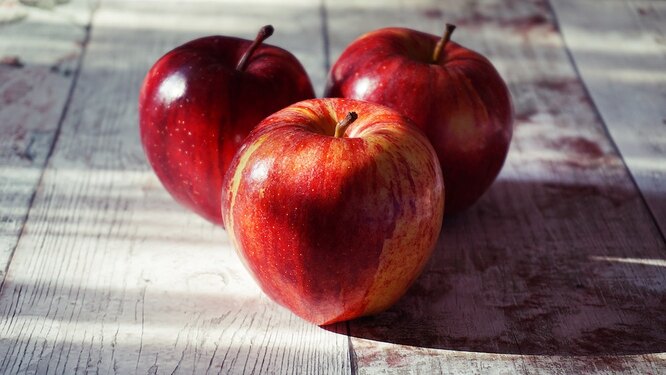 Яблоки нужно есть при месячных
