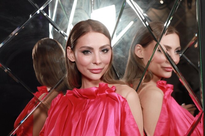 Ника Вайпер рискует, показывая, как не надо ходить на каблуках