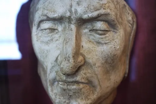 Посмертная маска Данте Алигьери