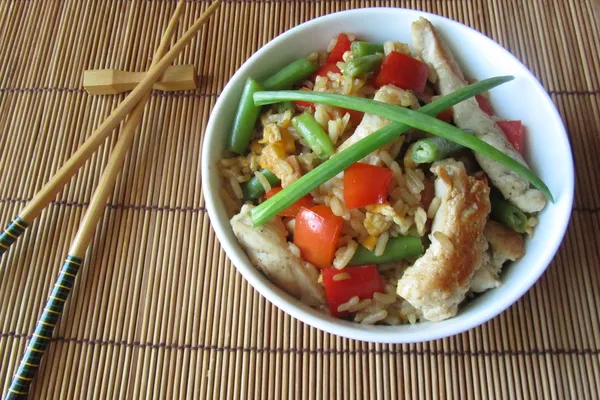 Рис с курицей по-китайски