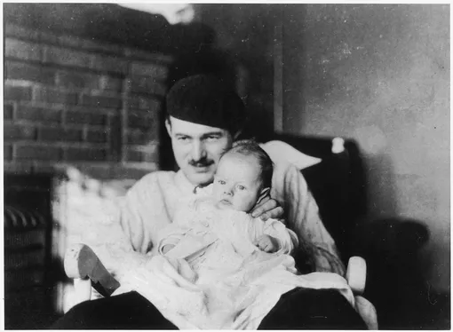 Эрнест Хемингуэй со своим сыном