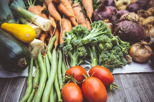 14 овощей и фруктов, которые нужно высаживать рядом друг с другом на грядке