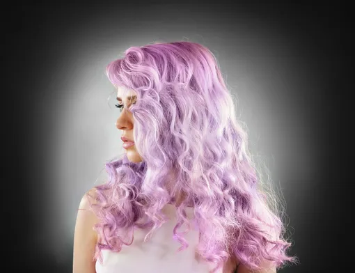 лиловый цвет волос трендовое окрашивание 2022
