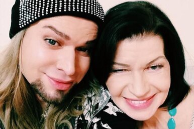 Жена Гогена Солнцева побрилась налысо и показала фото в смелом наряде и колготках в сеточку