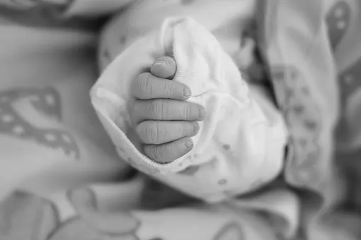 В Великобритании родился первый младенец, зараженный коронавирусом