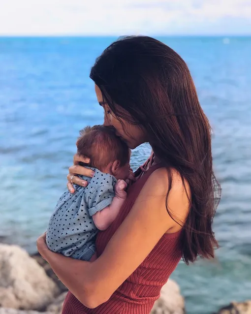 Оксана Самойлова с новорожденным сыном