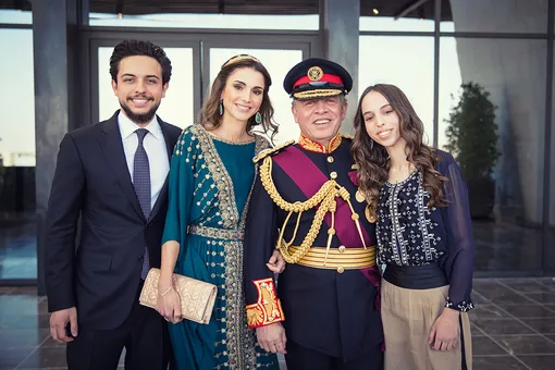 Королева Иордании Рания с семьей