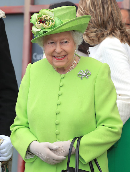 Королева Елизавета II любила оттенки зеленого цвета в одежде.
