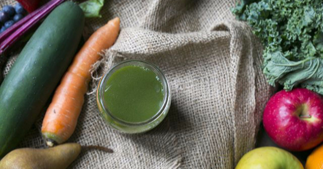 Как сделать натуральный зеленый сок своими руками