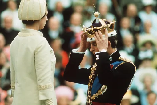Как шарик для пинг-понга стал частью короны принца Чарльза?