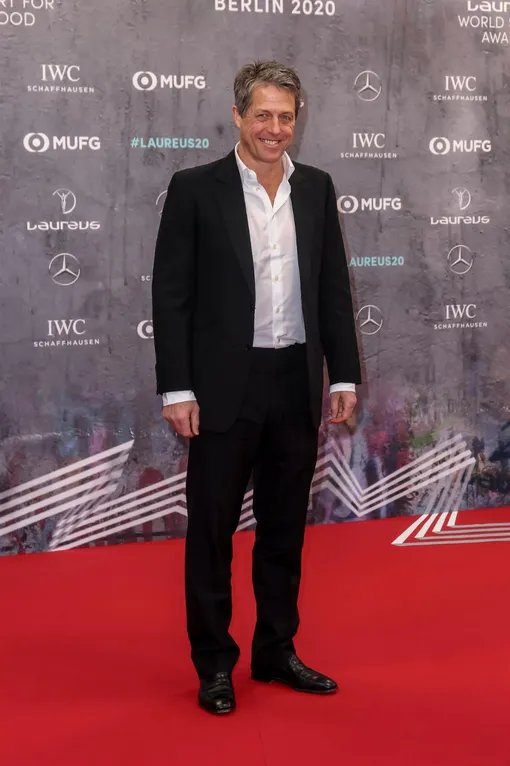 Хью Грант во время церемонии вручения премии Laureus World Sports Awards 2020 в Берлине