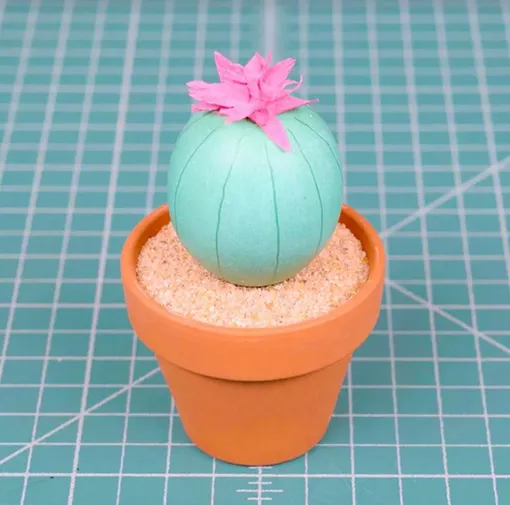 Как оригинально покрасить яйцо: кактус
