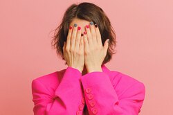 Как снять акриловые ногти в домашних условиях: самые простые способы