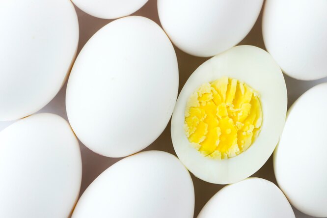 Яйца вкрутую на пару получаются очень нежными и вкусными
