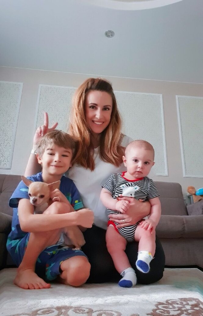 Ольга Гажиенко с сыновьями фото