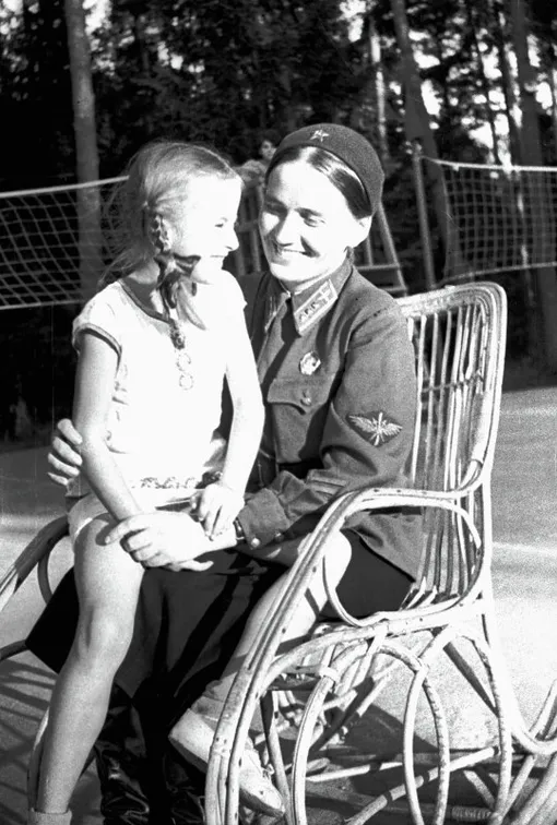 Марина Раскова с дочерью