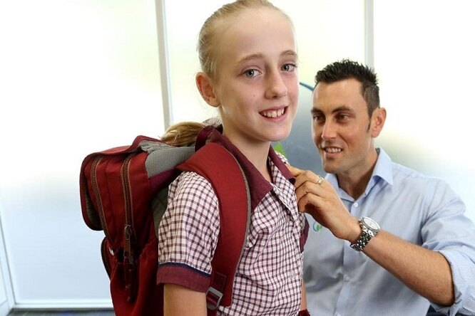 Школьные рюкзаки не влияют на здоровье подростков, утверждают врачи
