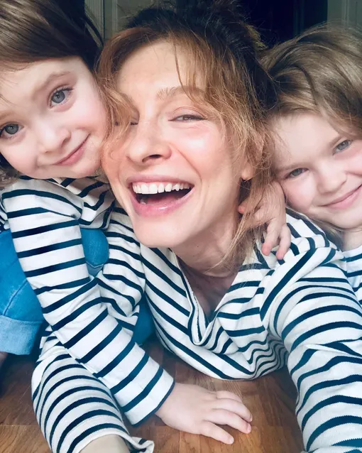 Елена Подкаминская с дочерьми