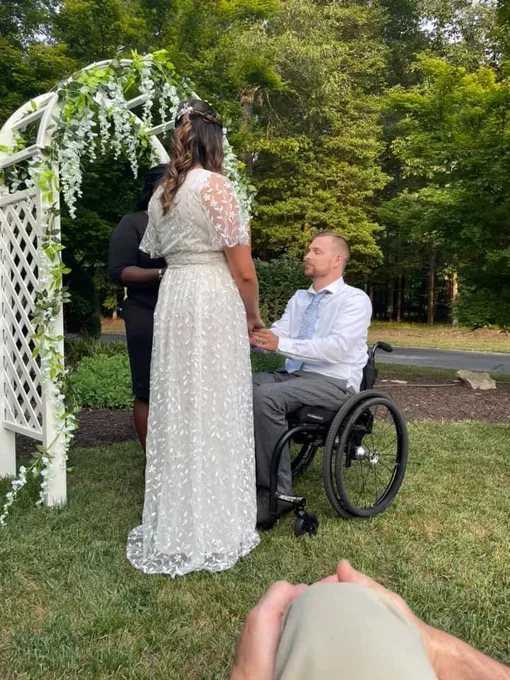 свадьба, жених на инвалидном кресле
