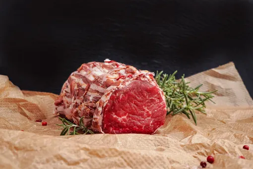 Как быстро разморозить мясо при помощи тёрки: неочевидный лайфхак