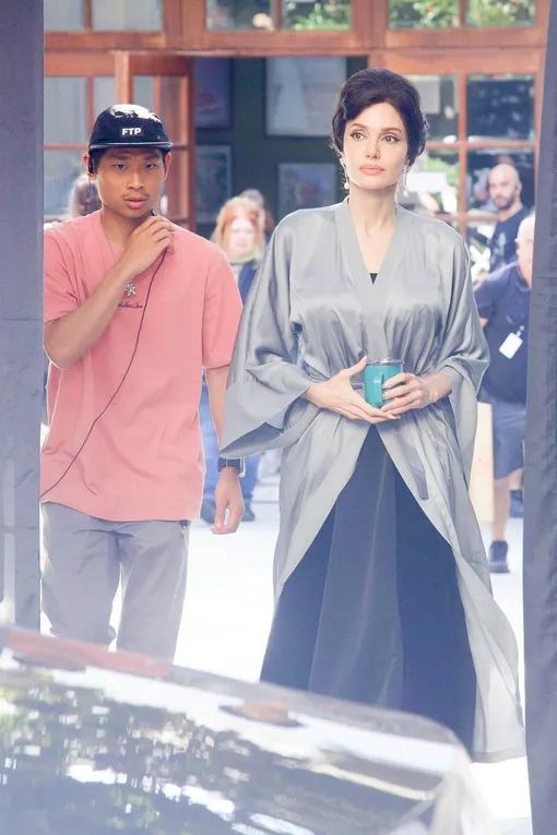 Анджелина Джоли с 19-летним сыном Паксом