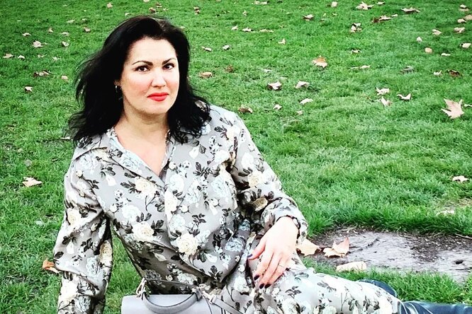 «Нереально красивые»: Анна Нетребко и ее старшая сестра восхитили поклонников (фото) «Нереально красивые»: Анна Нетребко и ее старшая сестра восхитили поклонников (фото)